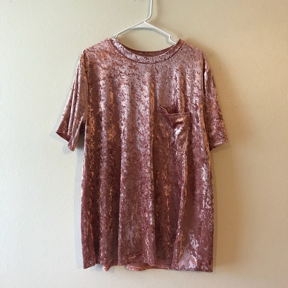 Pink crushed velvet crew neck pocket tee
